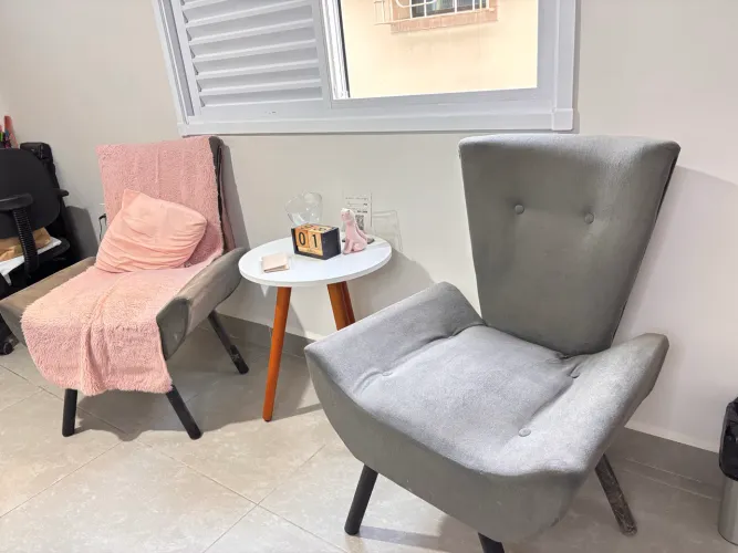 Par de Poltronas Decorativas Cinza