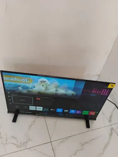 Vendo Smart TV Toshiba 32 polegadas, funcionando tudo corretamente