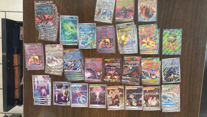 VENDO CARTAS POKÉMON DE VARIAS COLEÇÕES 