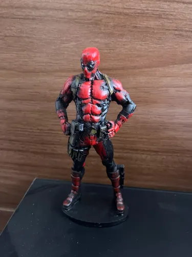 Boneco estátua deadpool Resina 