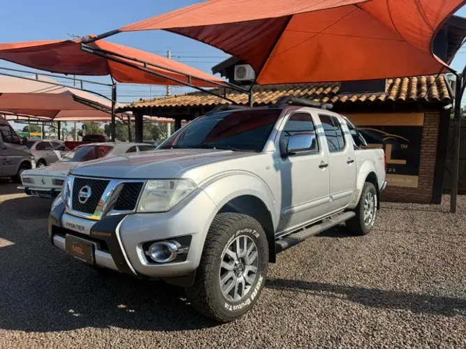 Nissan Frontier SL CD 4X4 2.5tb Diesel AUT 2014