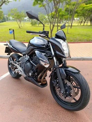 Kawasaki ER6n (650cc) 2011 super bem conservada