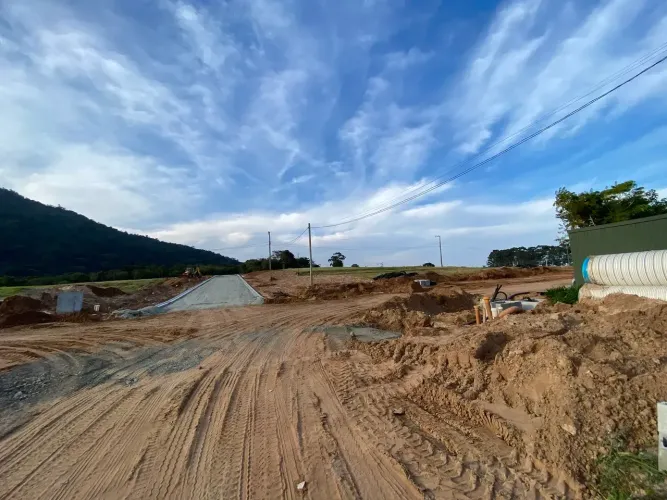 Terreno NOBRE no Rio Tavares DENTRO do Reserva do Leste