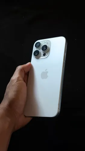 IPHONE 16 PRO MAX semi novo