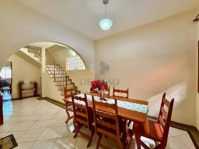 Casa à venda, 5 quartos, 4 suítes, 3 vagas, Santa Efigênia - Belo Horizonte/MG
