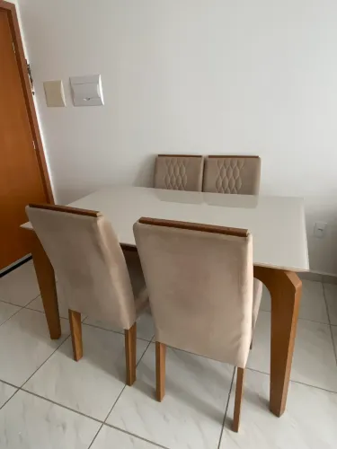 Mesa de jantar 1,40 x 0,90