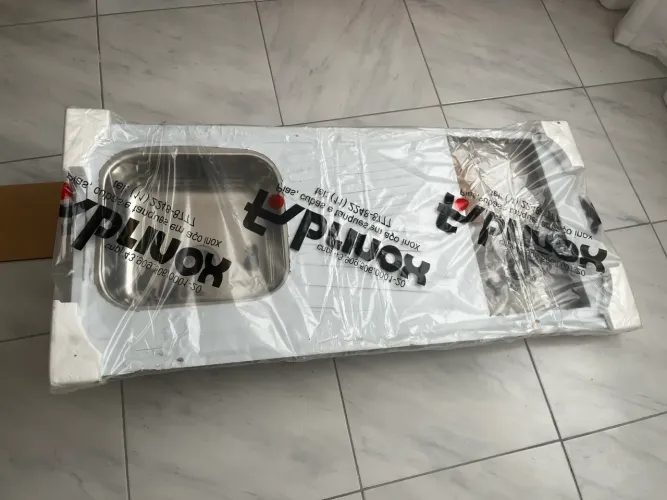 Pia inox nova com espaço para cooktop