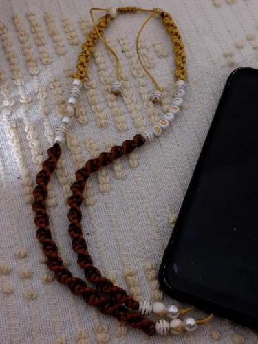Cordão de celular regulável e personalizados com o gosto de cliente.