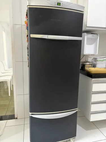 Vendo geladeira Brastemp 280l
