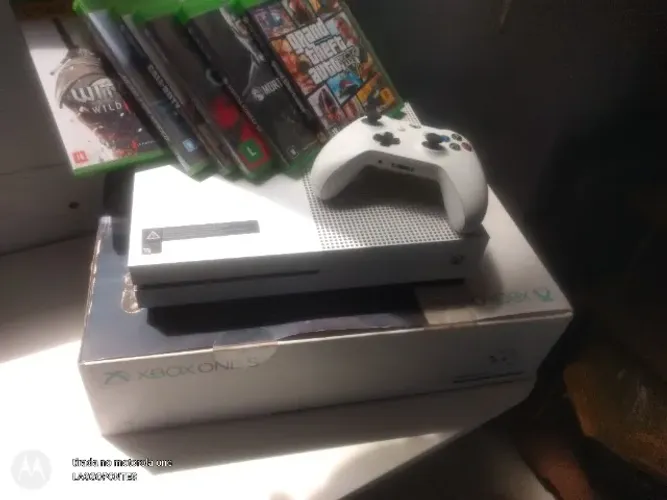 XBOX ONE S 1TB MICROSOFT SEMINOVO COM CX CONTROLE 6 JG ORIGINAIS