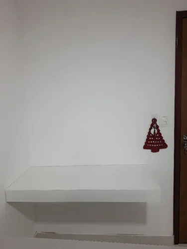 Mesa Suspensa 115 x 45 MDF + Suporte