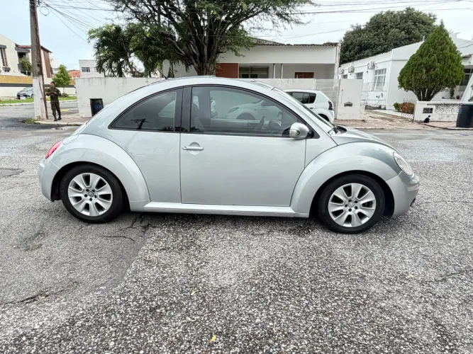 Volkswagen New Beetle 2.0 MI Mec./aut. 2009