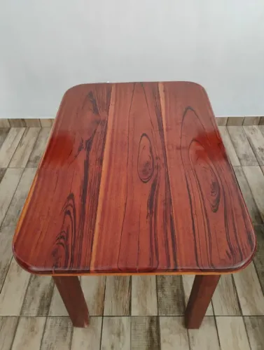 Mesa de madeira 4 lugares