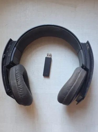 Fone de Ouvido Wireless Stereo Headset Sony Pulse 7.1 Preto (Usado)