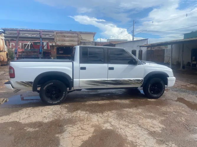 Chevrolet S10 P-up Colina 2.8 TDI 4x2/4x4 CD Dies. 2009