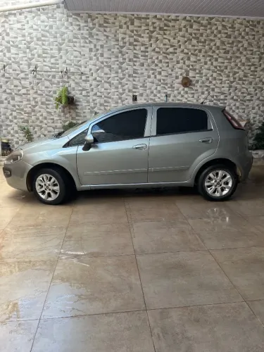 Fiat Punto Attractive 1.4 Fire Flex 8V 5P 2014