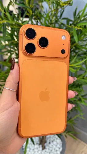 IPhone 17 pro max Laranja