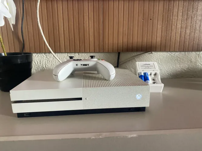 Vendo ou Troco Xbox One S 1Tb