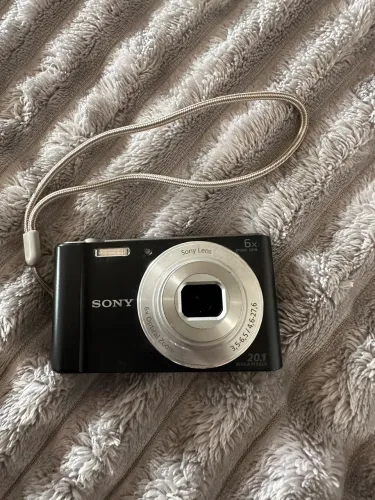  Cyber-short  20.1 mega pixels