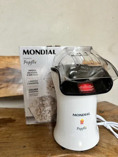 Vendo Pipoqueira Mondial, nova , nunca usada