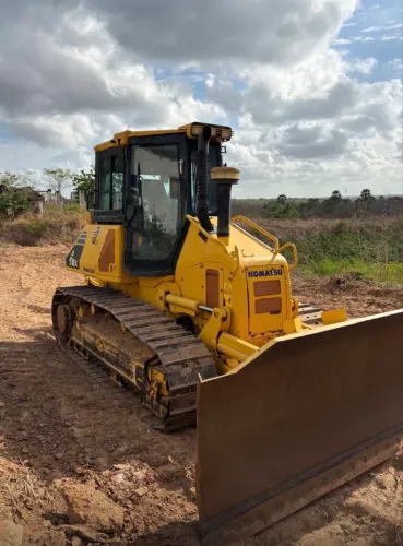 Trator de Esteira Komatsu D51 EX ano 2023 com 3.200 horas, no Ceará 