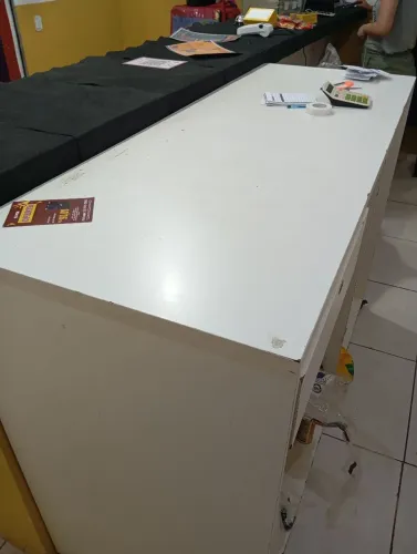 Balcão de vendas para loja, com gaveta