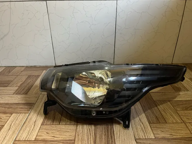 Faróis Fiat Mobi 2020