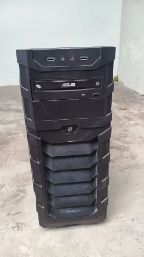 Gabinete Gamer com leitor/gravador de DVD