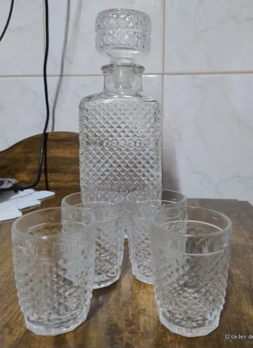 Licoreira Vintage em vidro com 4 Copos - Conjunto Bar Antigo