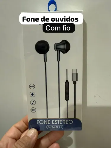 fones de ouvido estéreo com fio da marca Átomo, modelo MO-24F11