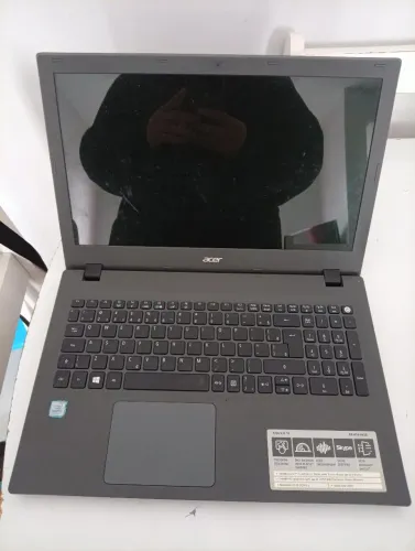 Vendo notebook R$550,00, usado, funcionando, único dono, porém não tem HD nem Bateria