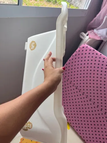 Banheira com suporte , e trocador