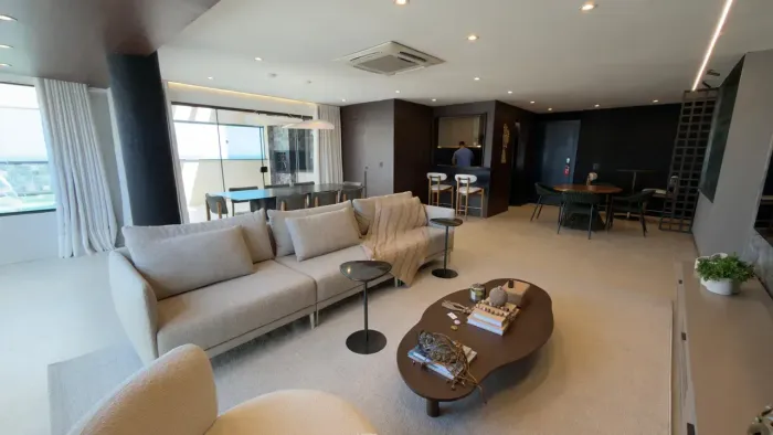 Cobertura Mobiliado à venda dispõe, 163m², 02 suítes sendo 01 master com closet, 03 vagas