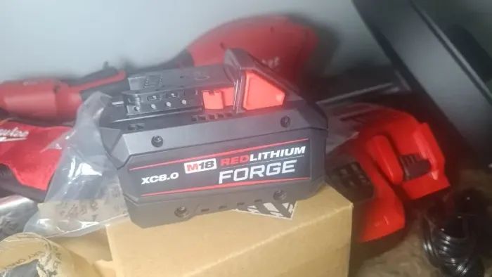 Bateria Milwaukee M18 Forge 8.0 amp (Nova)