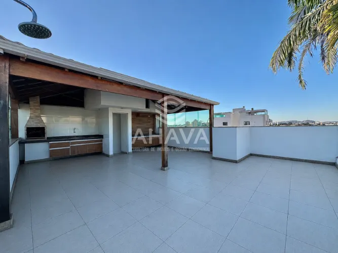 Cobertura disponível para locação - 3 Quartos sendo 1 Suíte - 2 Vagas de Garagem - Santa A