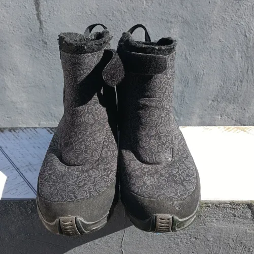 Bota Salomon Feminina 39