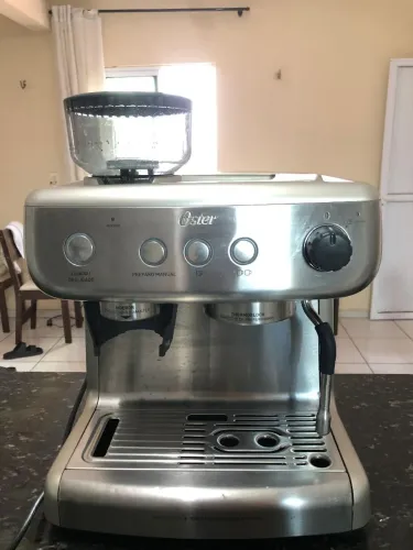 MAQUINA DE FAZER CAFE 
