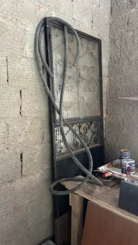 Vendo porta de ferro