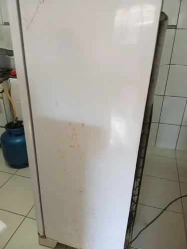 Geladeira usada consu