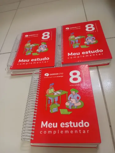 Livros semi novos 8 ano pouco usado