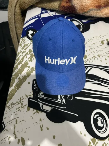 Vendo boné da hurley