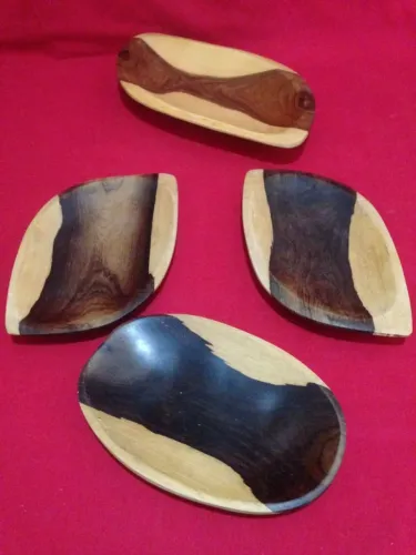 Conjunto de gamelas de madeira