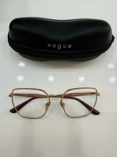 Armação vogue