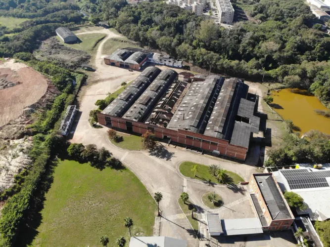 Imóvel para venda possui 56040 metros quadrados em Jardim Vergueiro - Sorocaba - SP