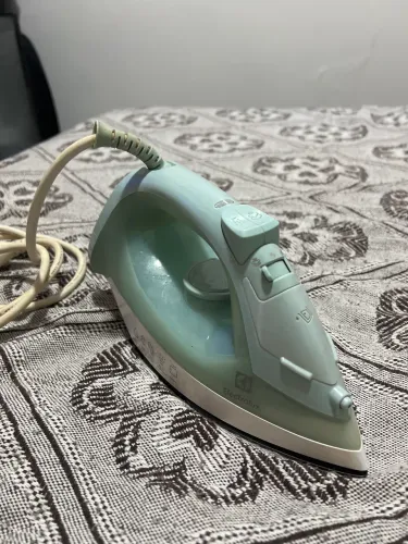 Ferro de passar Electrolux 127v