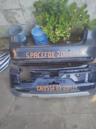 Parachoques traseiro crossfox e spacefox originais aparti R$500 reais