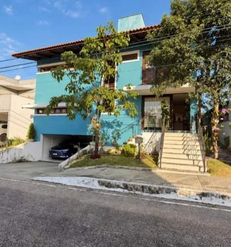 Casa duplex no Bosque dos Pássaros