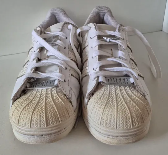 Tênis branco Adidas Superstar W edição limitada Sneaker Queen tamanho 36