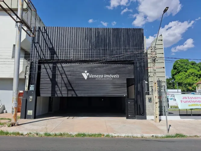 Galpão com 300 m² na Av. Barão de Gurguéia para Aluguel | Bairro Vermelha