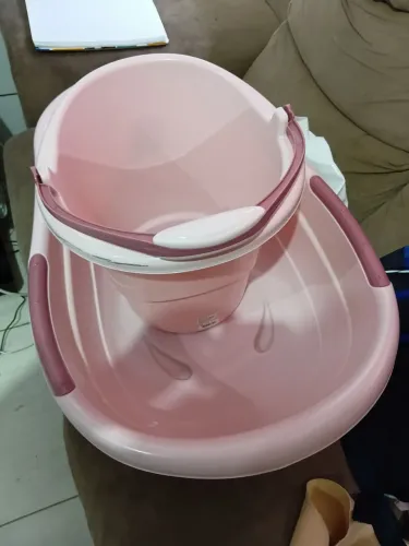 Kit banheira e balde rosa